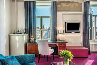 Отель Radisson Blu Royal Astorija Hotel Вильнюс Номер «Премиум» с видом на Старый город-1